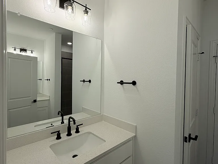 4416 Henderson Ave — Photo 15