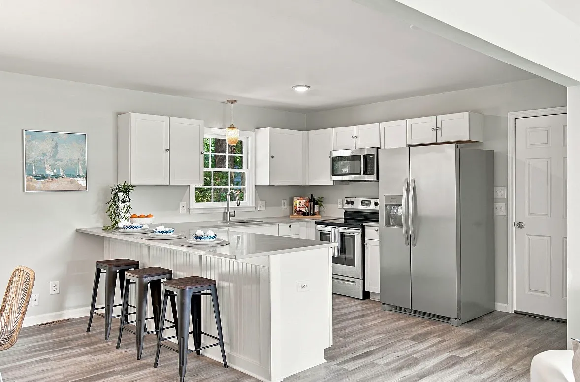 4755 Lysa Ave — Photo 4