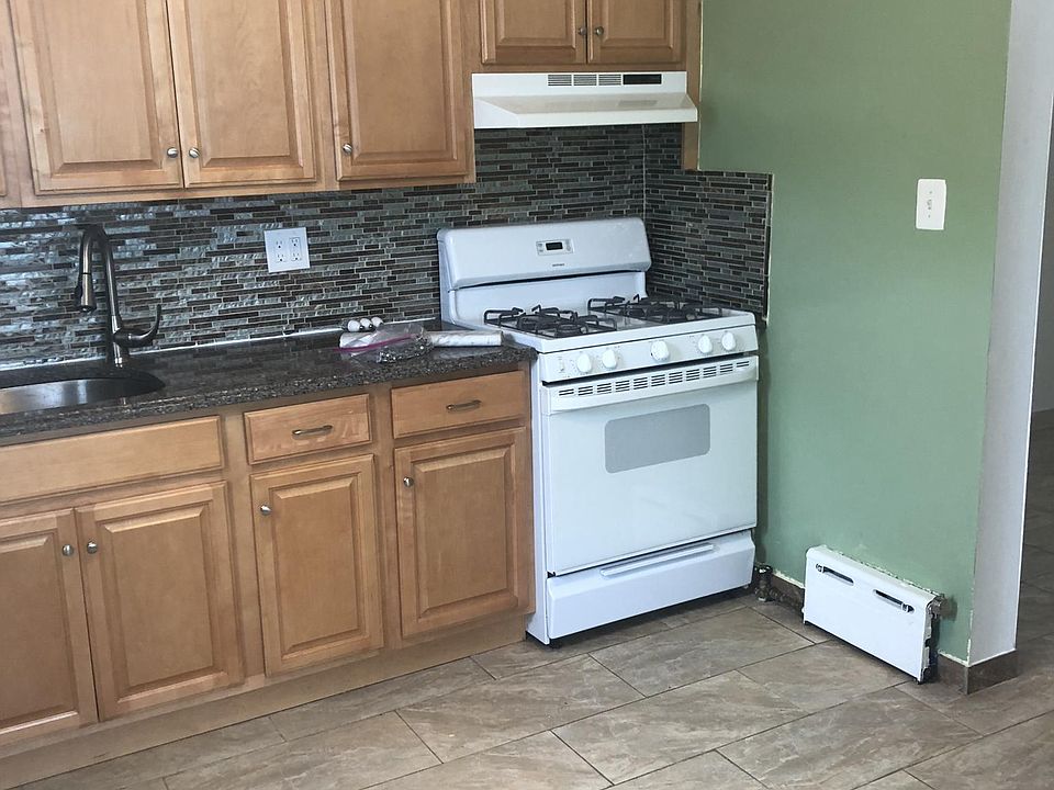 One angle of the modern kitchen