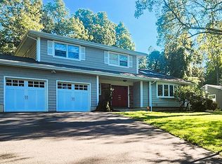8 Nase Ct, Warren, NJ 07059