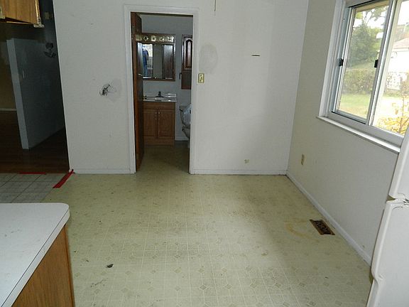 5th image of 4300 Cloverhill Ter