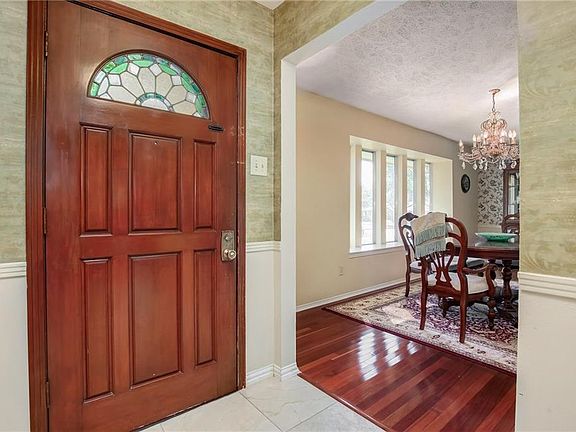 4th image of 2821 Maydelle Ln