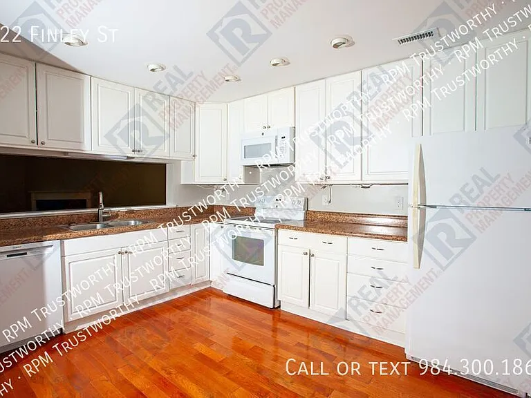 522 Finley St — Photo 2