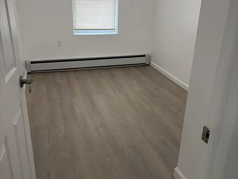 1644 E 33rd St #2 — Photo 5