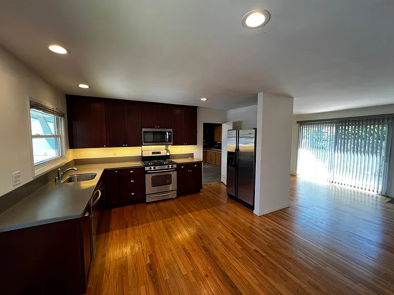 2145 Seagull Ln — Photo 4