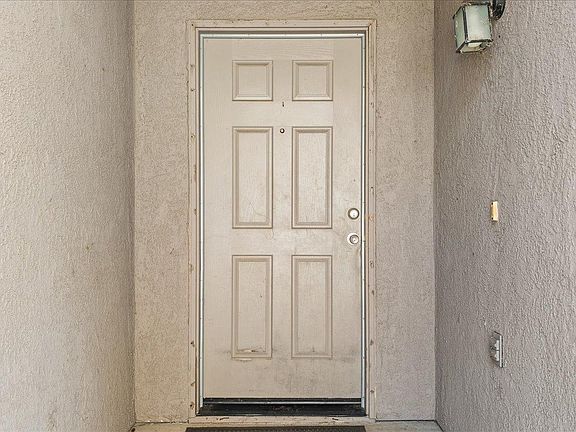 5th image of 1404 Venice Cir