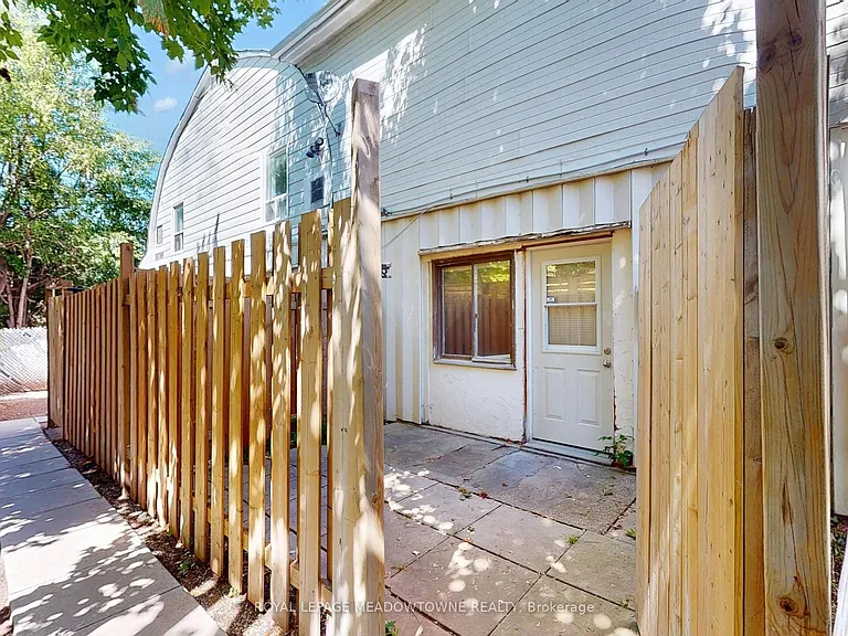 12 Wesleyan St #6 — Photo 4