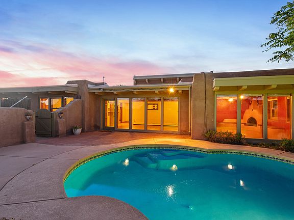 3rd image of 973 Camino Hermosa