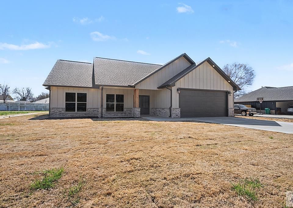 1st image of 1013 SW Front