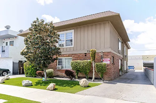 7343 Woodley Ave #3 Photo 1 7343 Woodley Ave #3 Photo 1