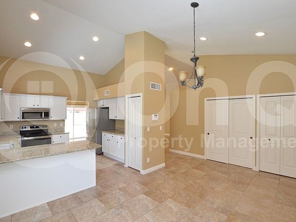 5th image of 4177 W Corona Dr