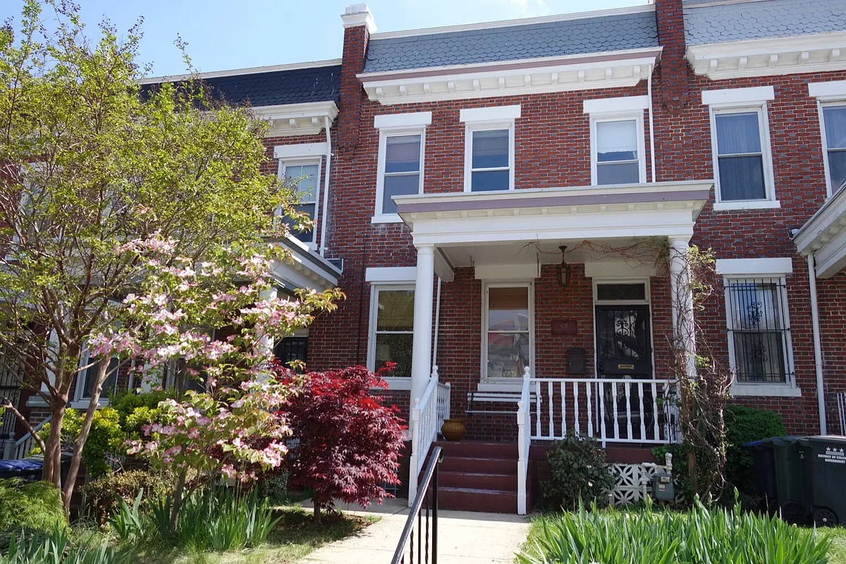 Building Photo - 430 Luray Pl NW