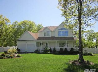 2 Vintage Ct, Middle Island, NY 11953