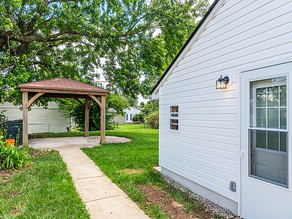 2nd image of 1331 Berwald Dr