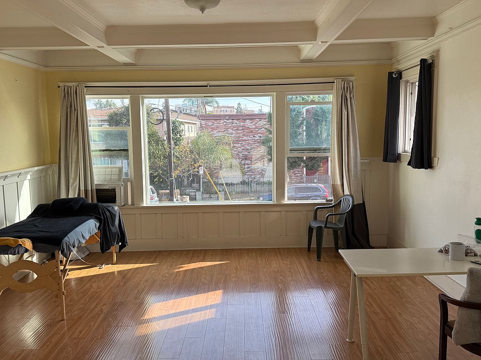 2nd image of 1717 N Mariposa Ave #1