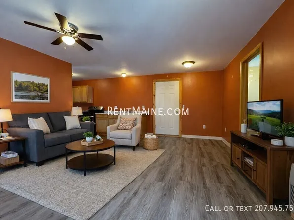 114 Bridge St APT 3, Farmington, ME 04938