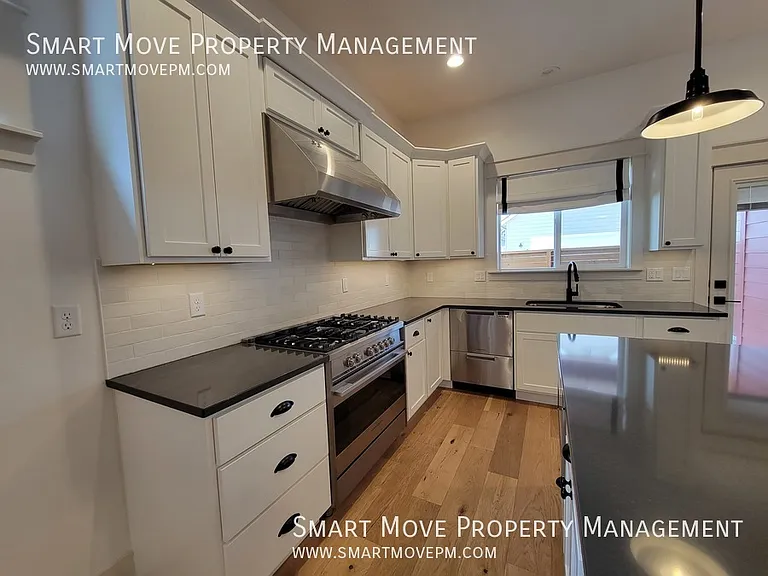 2463 N Ashgrove Ln — Photo 13