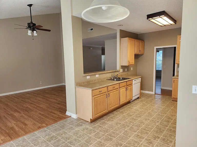 1 Hollow Crest Way — Photo 11