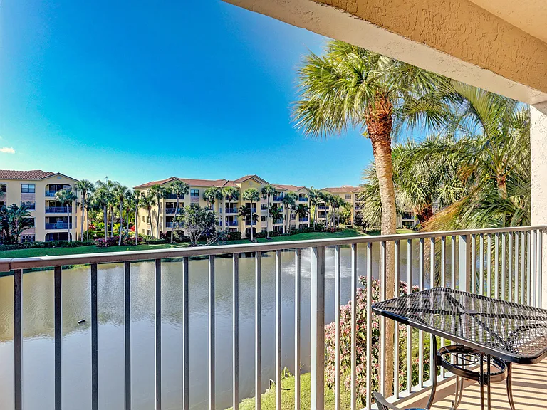 800 Uno Lago Dr #305 — Photo 39