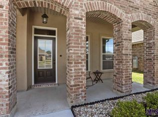 9044 Falling Oak Dr, Baton Rouge, LA 70817