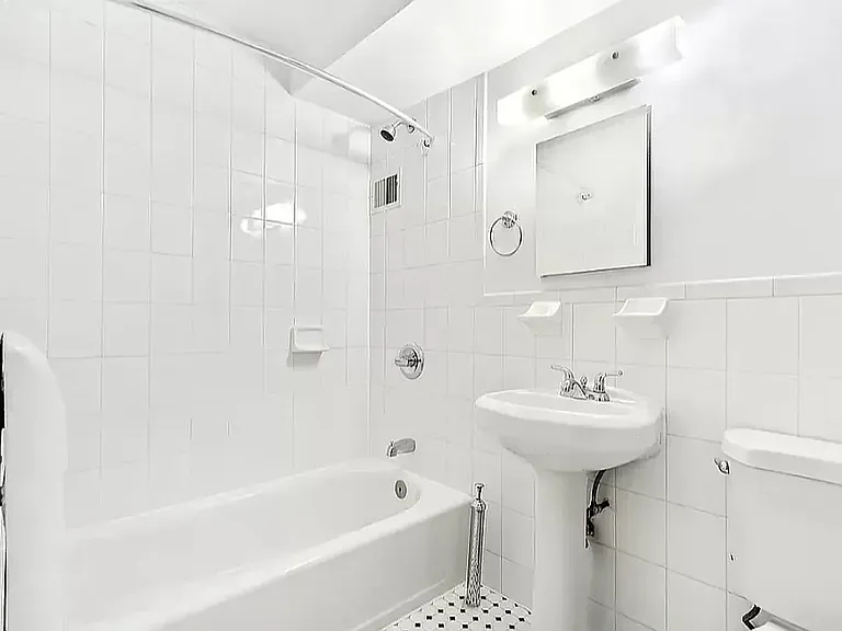 84 E 3rd St #5B — Photo 4