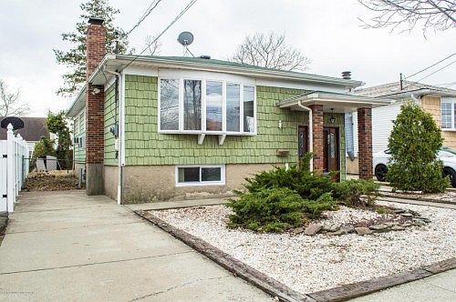 4th image of 184 Kirshon Ave