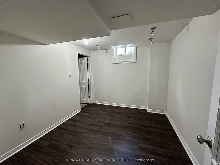 5673 Flora Dr — Photo 19