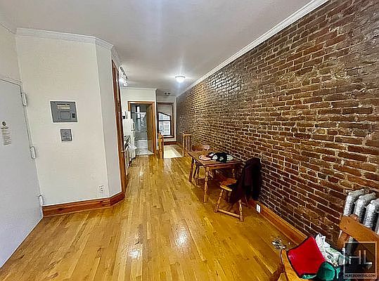 2nd image of 440 15th St #1R