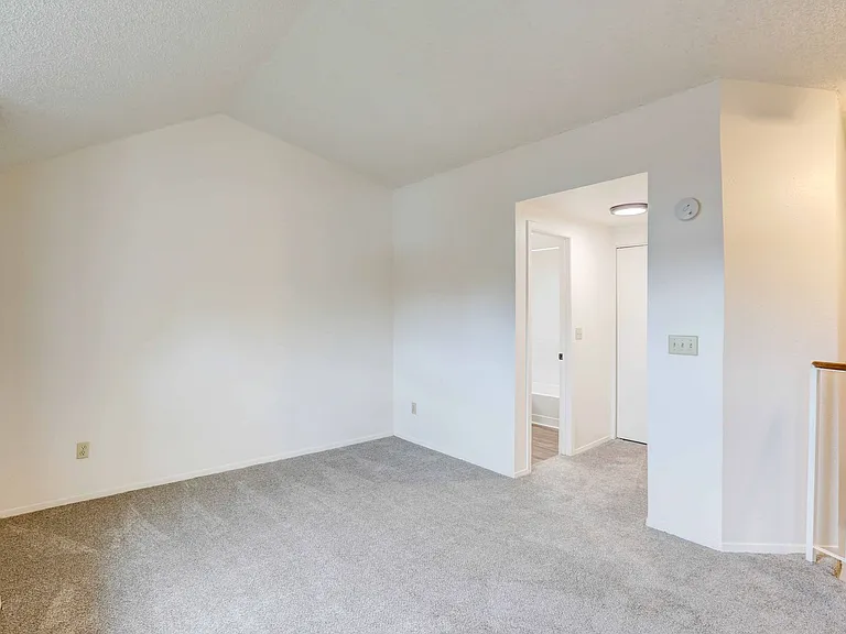 Dover Commons Apartments — Photo 35