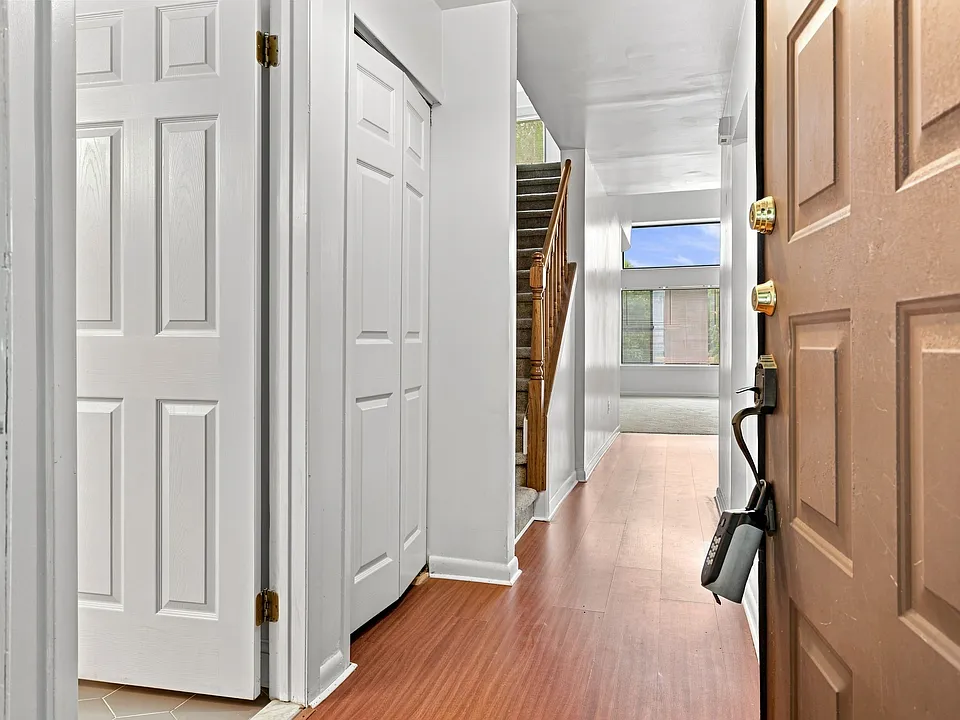 352 N Greeley Ave