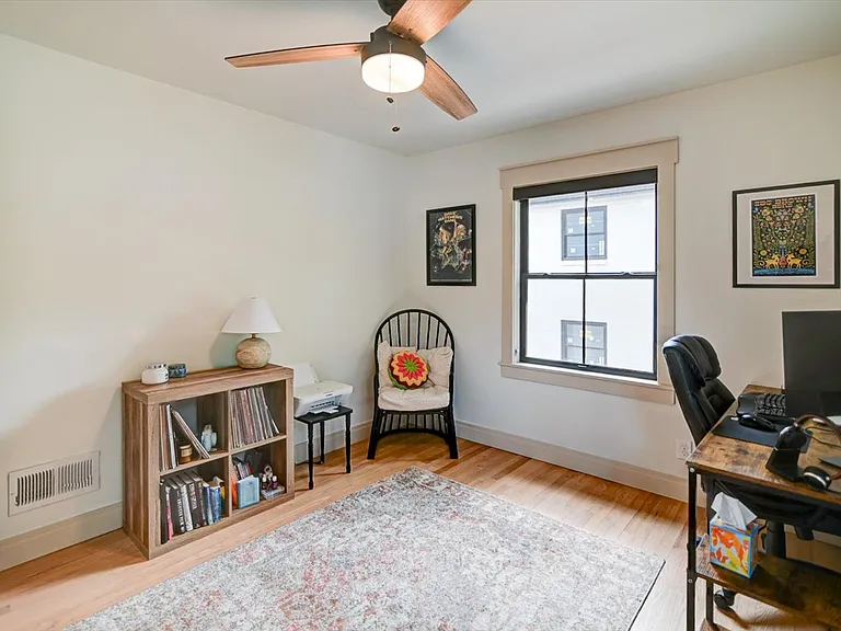 401 Presidential Ln #3 — Photo 15