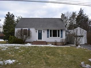 6 Signal Hill Trl, Sparta, NJ 07871