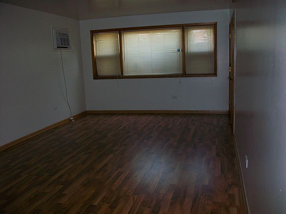 4th image of 278 Luella Ave