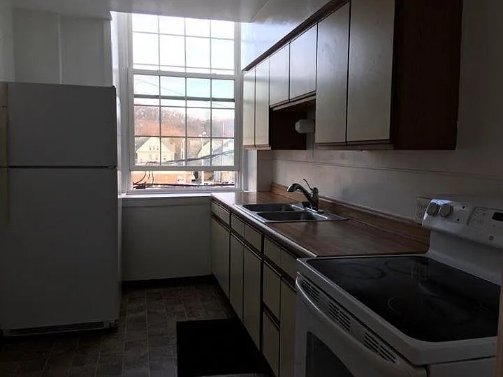 305 N 13th St #D — Photo 7