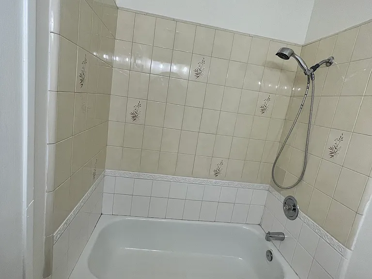 3225 Lloyd St — Photo 15