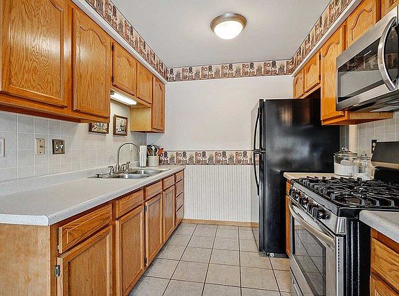 5th image of 19513 116th Ave Unit D