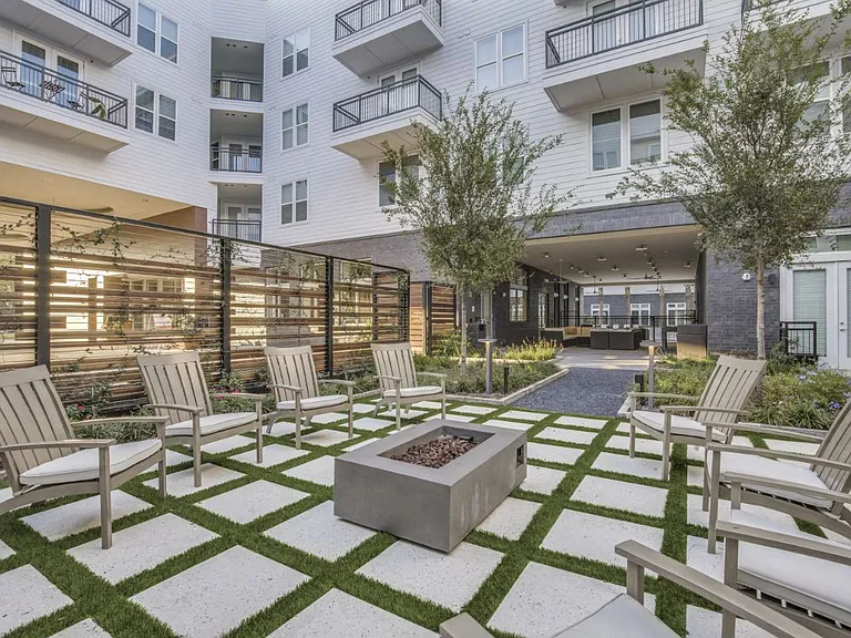 Folio West Houston — Photo 41