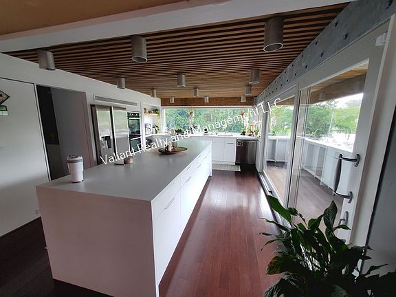 5th image of 4842 River Basin Dr N