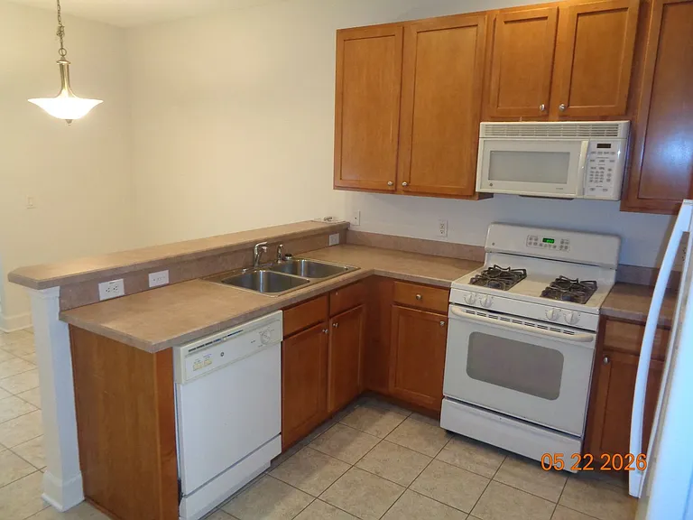 210 Woodhouse Ln — Photo 13