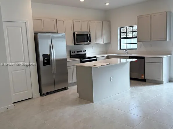 609 NW 6th Ter, Florida City, FL 33034