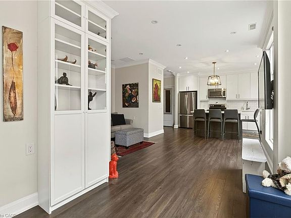 5th image of 2 King St W #304