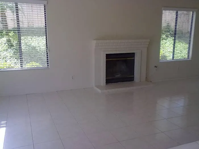 4 bed, 2.5 bath, 2200 sqft, $4,595 — Photo 3