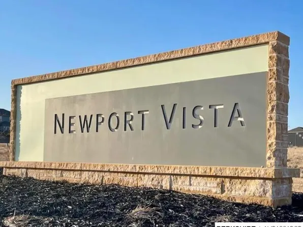 17107 Sarah St, Bennington, NE 68007