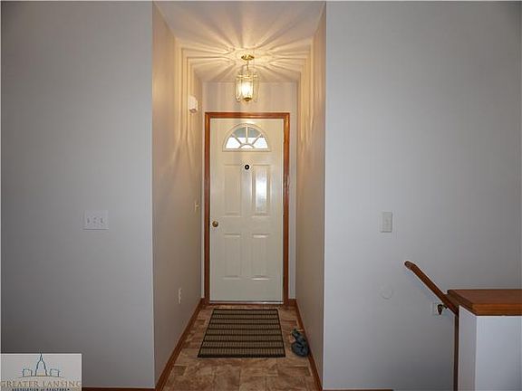 3rd image of 4091 Scenicview Ct