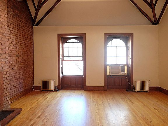 4th image of 268 Hicks St APT 3