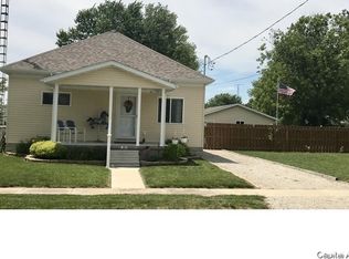 303 N Henry St, Bulpitt, IL 62517