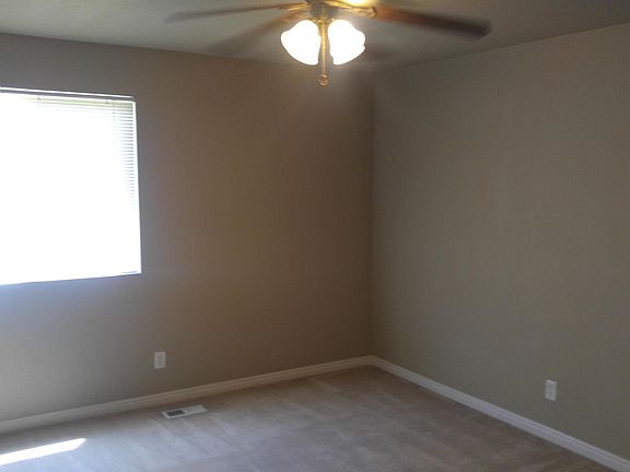 3rd image of 2371 S Little Oak Dr