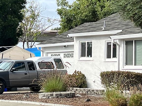 3rd image of 991 Adason Dr