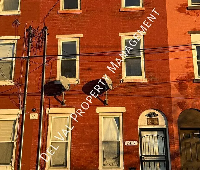 2427 N 10th St — Photo 1