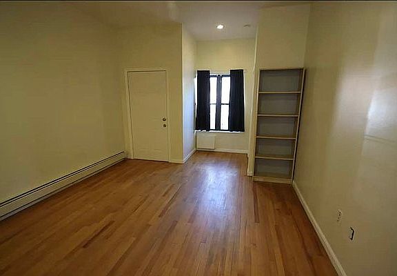 4th image of 234 Pulaski St #1V
